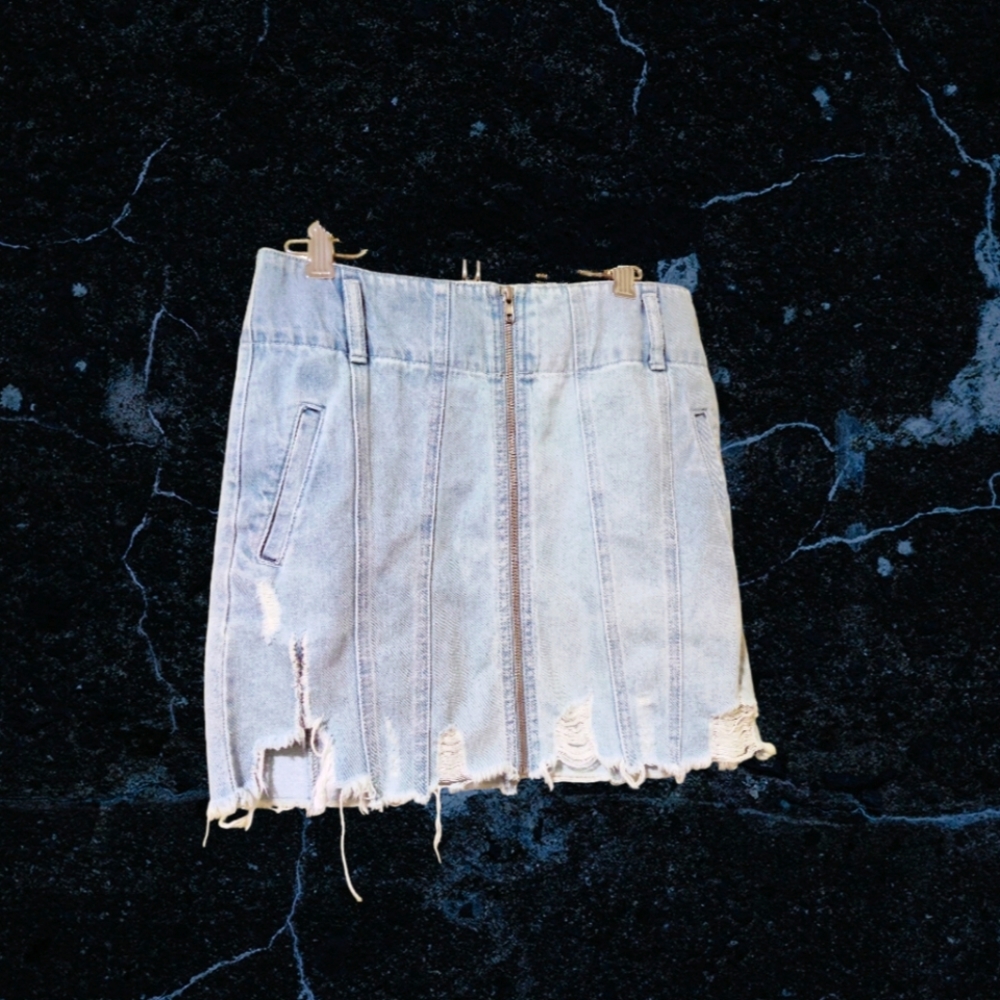 🗺️ Forever 21 Distressed Denim Blue Jean Mini Skirt, Size 28, Full Zipper VGUC